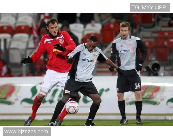 德乙菲尔特与德累斯顿比赛因故推迟球迷期待新赛程安排